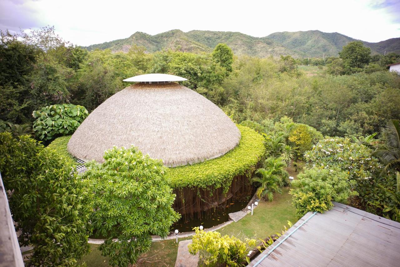 Mittapan Hotel Kanchanaburi Exterior foto